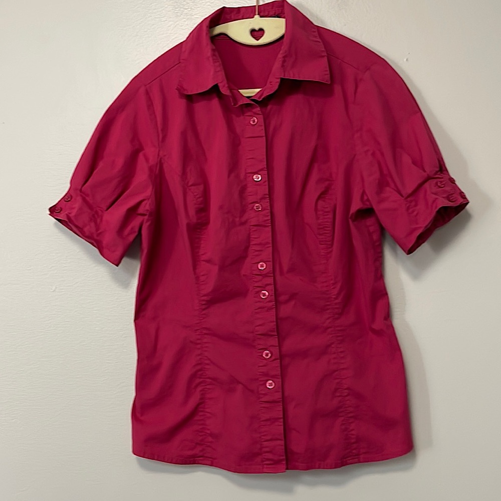 Dark pink, short sleeve button down shirt. Sz medium